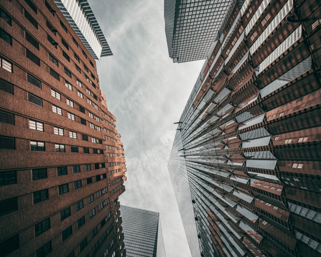 Posiadanie ubezpieczenia odpowiedzialności cywilnej jest niezbędne dla każdego profesjonalnego zarządcy nieruchomości